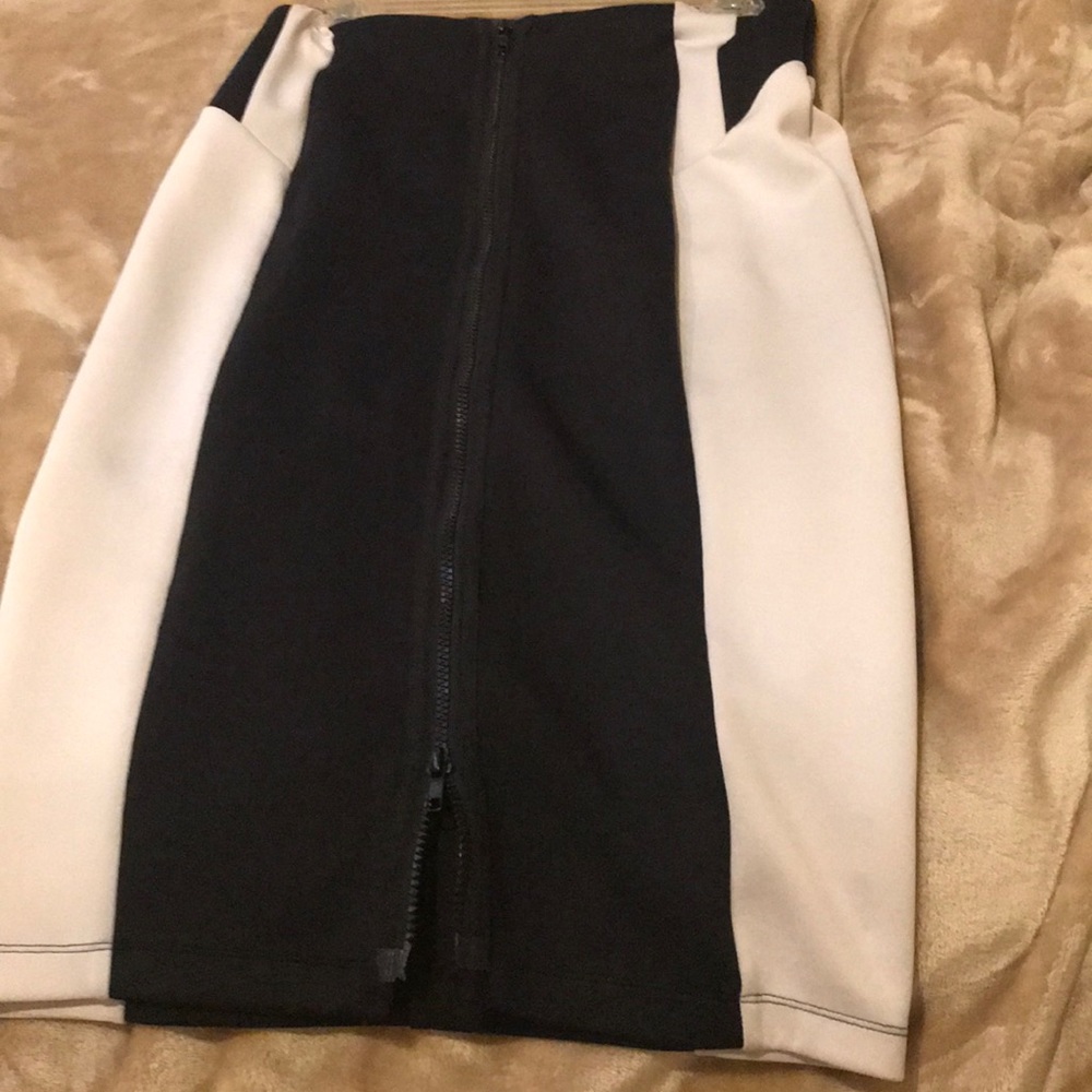 Skirt - Picture 3 of 5
